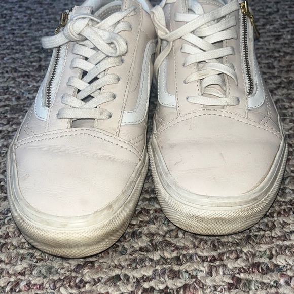 Vans - Picture 2 of 7